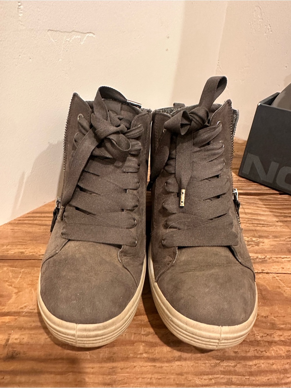 Ecco High-Top waterproof Sneakers in Gray